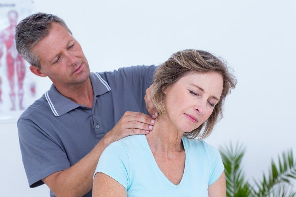 senaman dan urutan leher untuk osteochondrosis